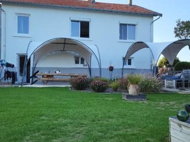 Maison 8 pièces 1 840 m²