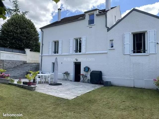 Maison 8 pièces 204 m²