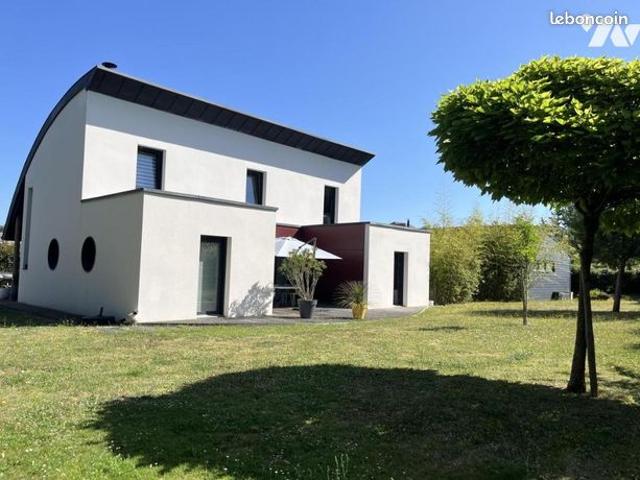 Maison 8 pièces 204 m²
