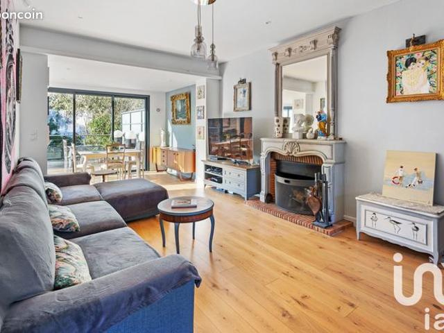 Maison 8 pièces 204 m²