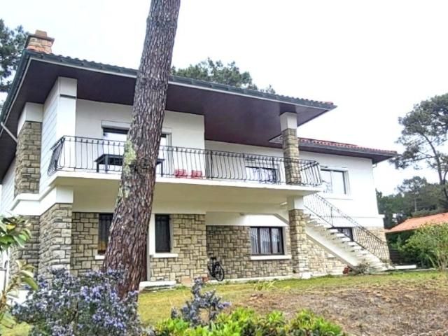 Maison 8 pièces 204 m²