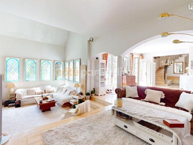 Maison 8 pièces 204 m²