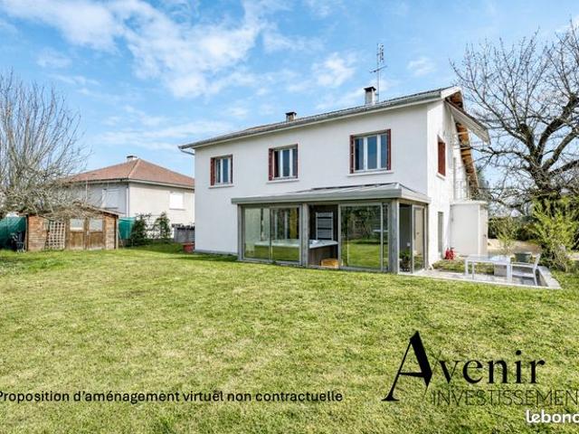 Maison 8 pièces 204 m²