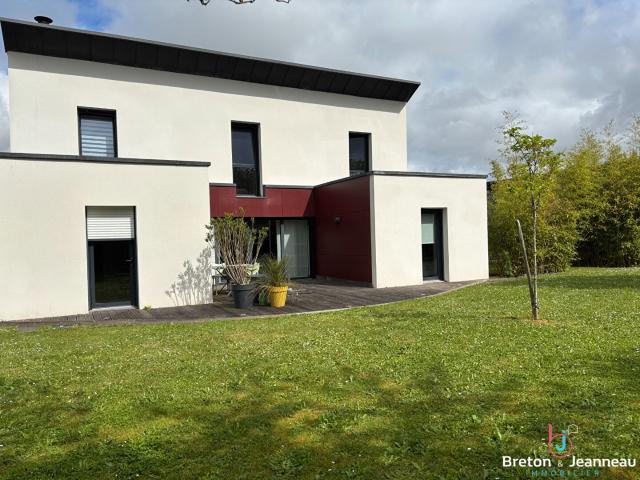 Maison 8 pièces 204 m²