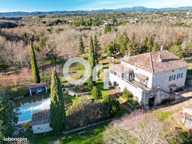Maison 8 pièces 204 m²