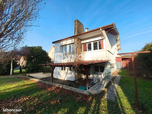 Maison 8 pièces 204 m²