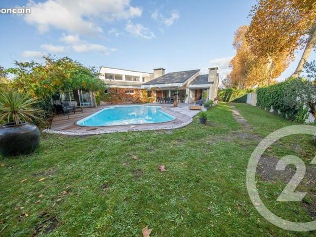 Maison 8 pièces 204 m²