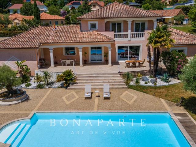 Maison 8 pièces 204 m²