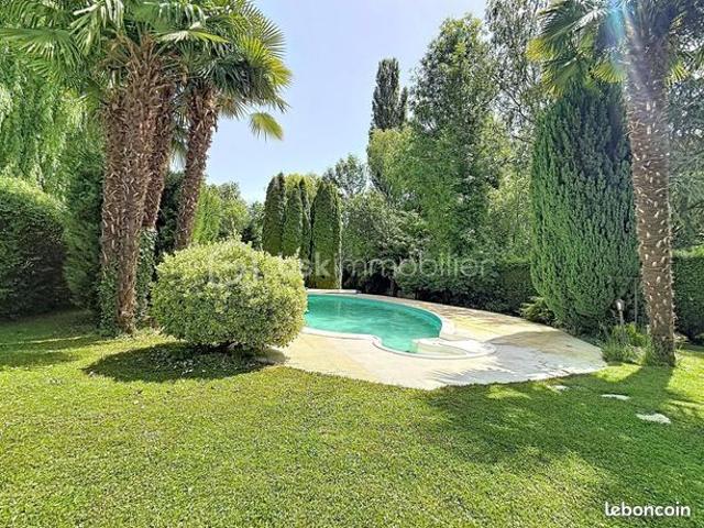 Maison 8 pièces 204 m²