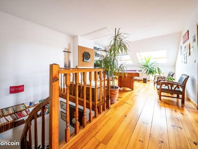 Maison 8 pièces 205 m²