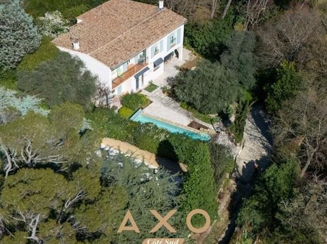 Maison 8 pièces 205 m²