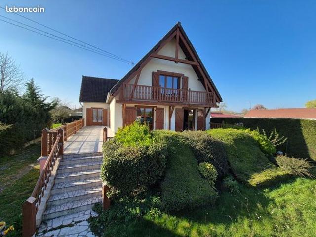 Maison 8 pièces 205 m²