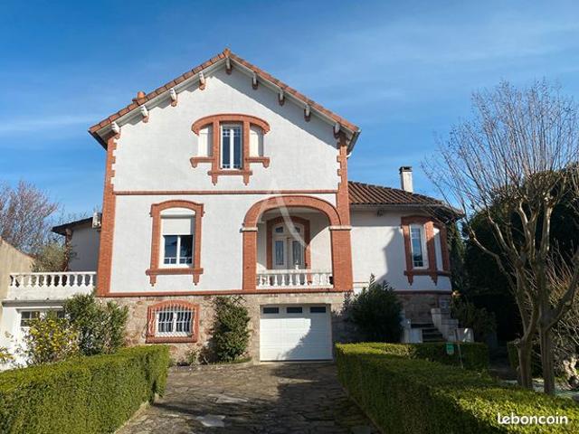 Maison 8 pièces 205 m²