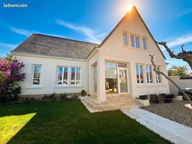 Maison 8 pièces 205 m²