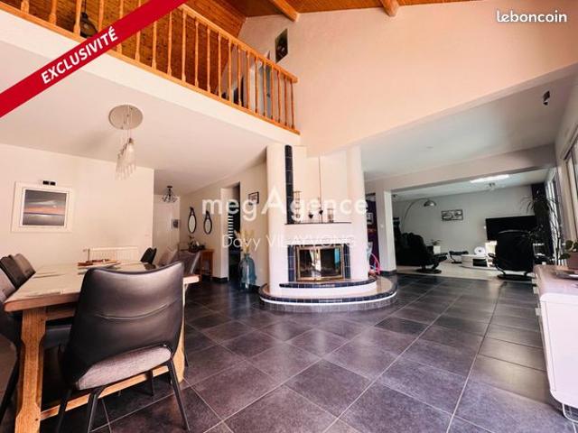 Maison 8 pièces 205 m²