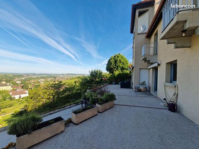 Maison 8 pièces 205 m²
