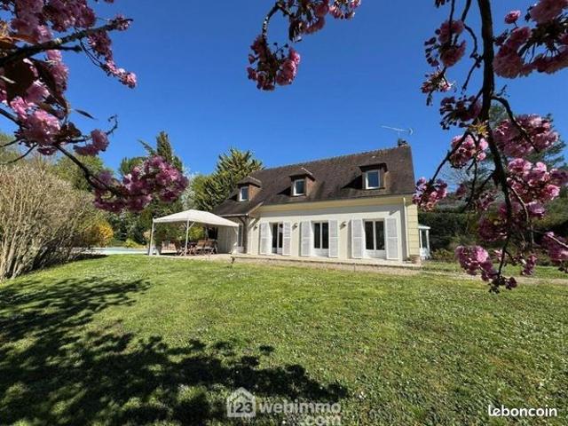 Maison 8 pièces 205 m²