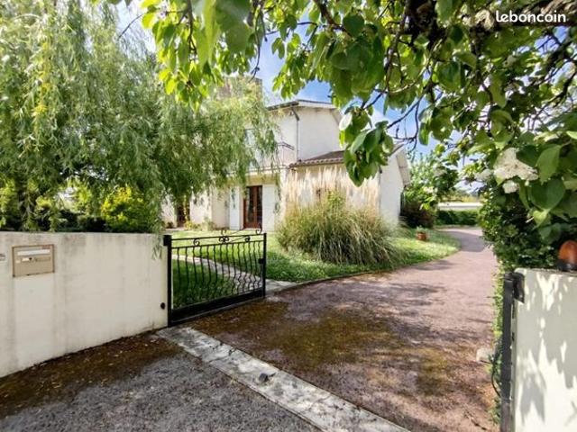 Maison 8 pièces 205 m²