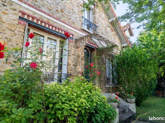 Maison 8 pièces 205 m²