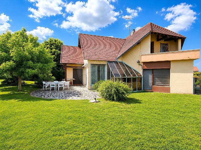 Maison 8 pièces 205 m²