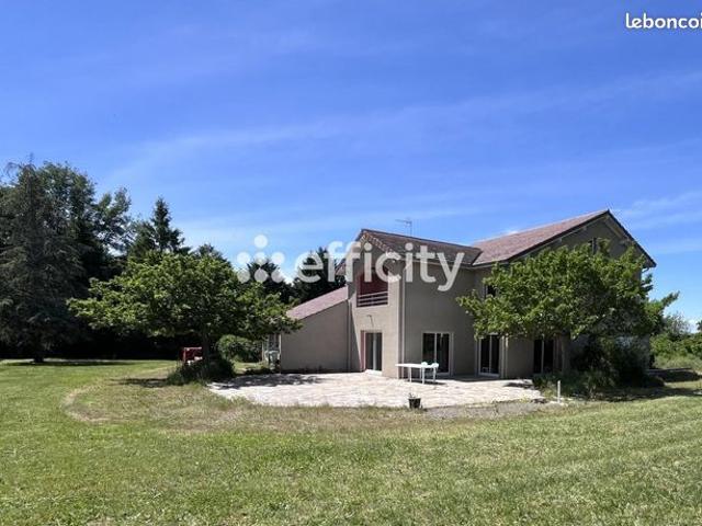 Maison 8 pièces 205 m²