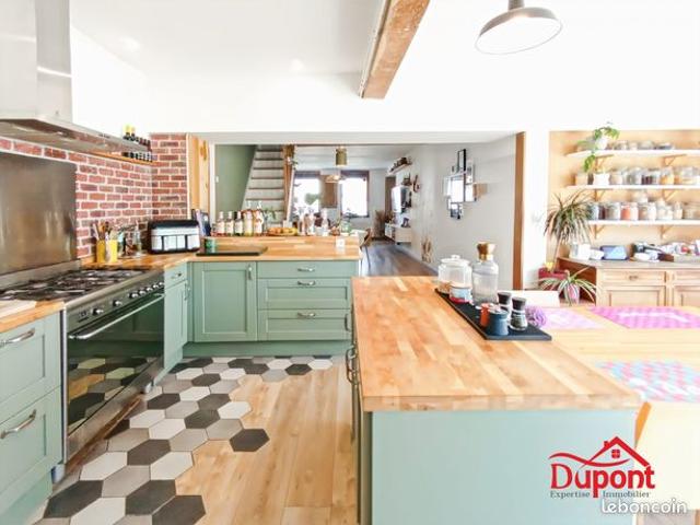 Maison 8 pièces 205 m²
