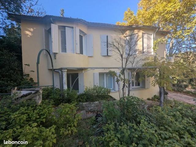 Maison 8 pièces 205 m²