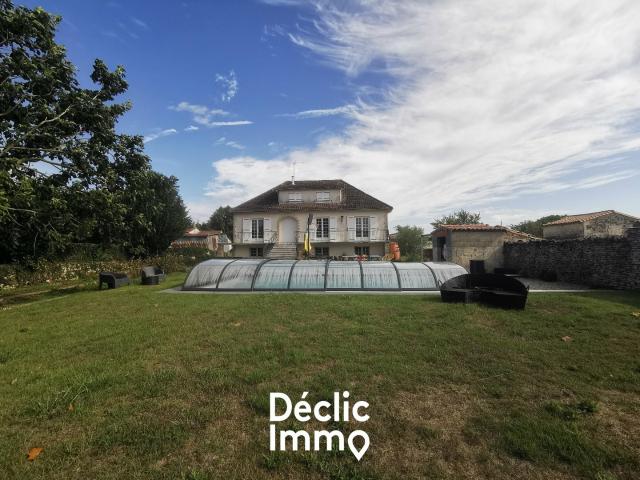 Maison 8 pièces 205 m²