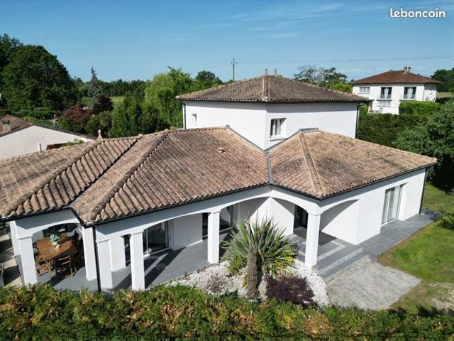 Maison 8 pièces 205 m²