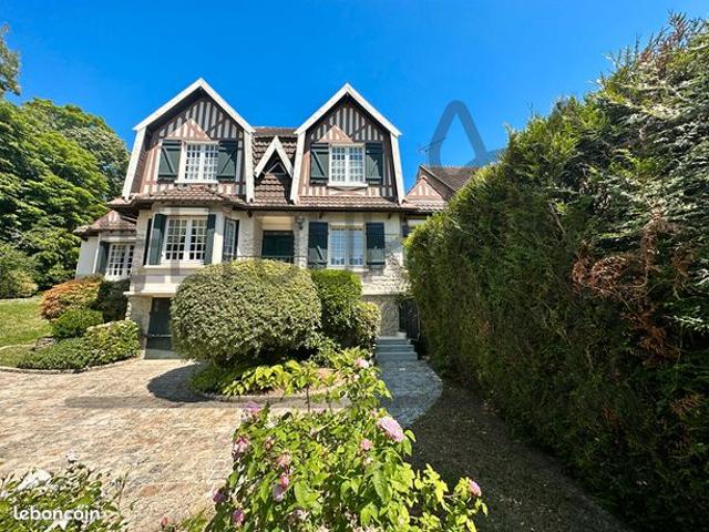Maison 8 pièces 205 m²