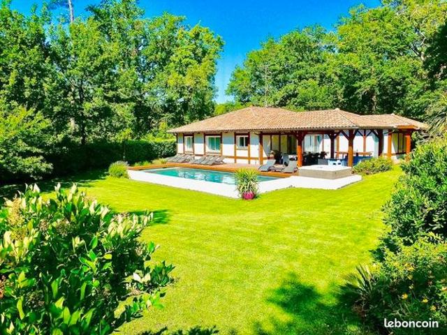 Maison 8 pièces 205 m²