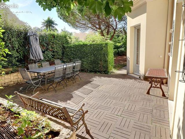 Maison 8 pièces 205 m²