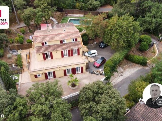 Maison 8 pièces 205 m²