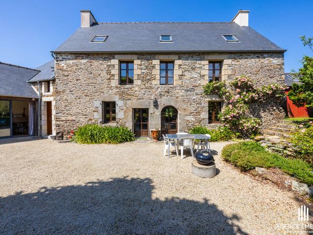 Maison 8 pièces 205 m²