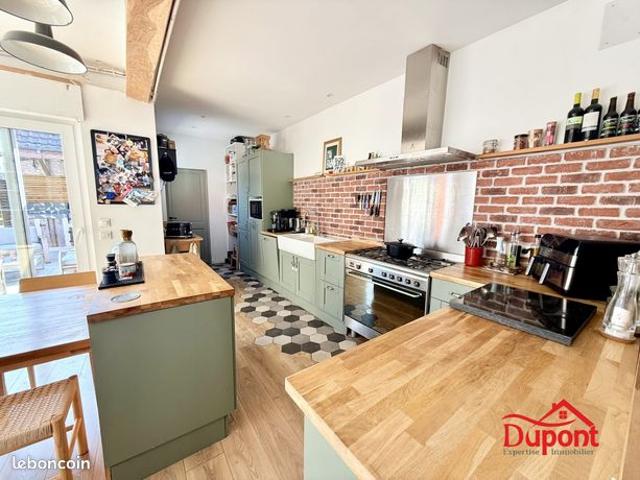 Maison 8 pièces 205 m²