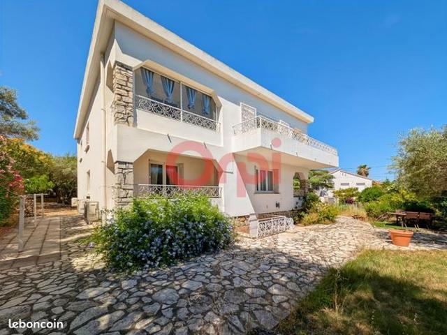 Maison 8 pièces 205 m²