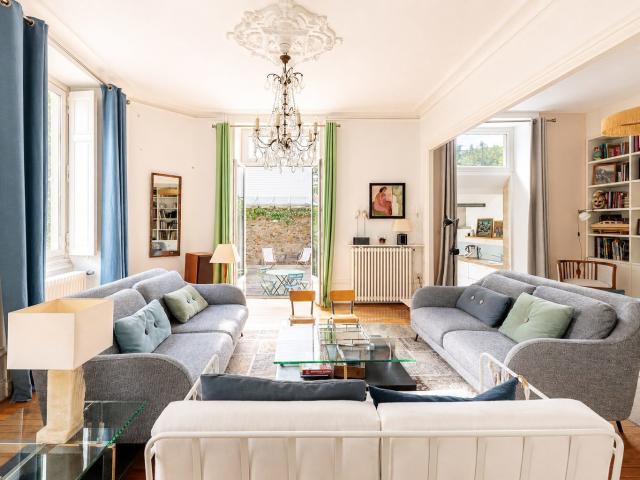 Maison 8 pièces 206 m²