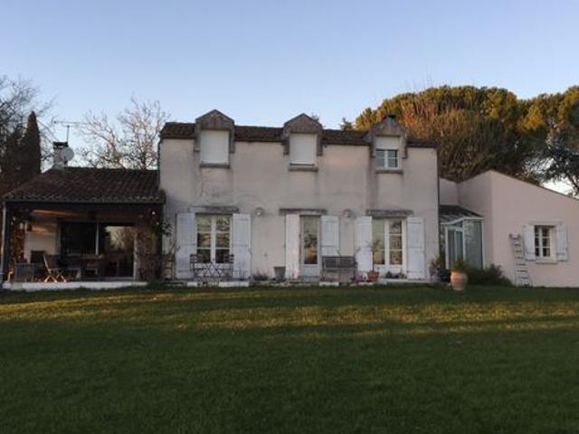 Maison 8 pièces 206 m²