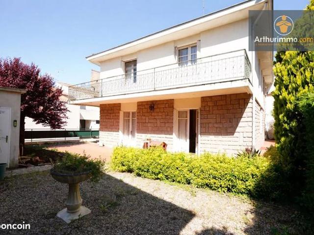 Maison 8 pièces 206 m²