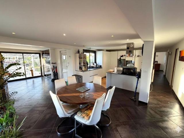 Maison 8 pièces 206 m²