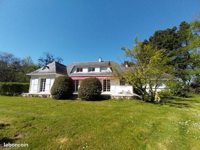 Maison 8 pièces 206 m²