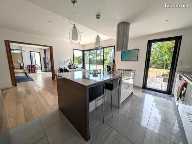 Maison 8 pièces 206 m²