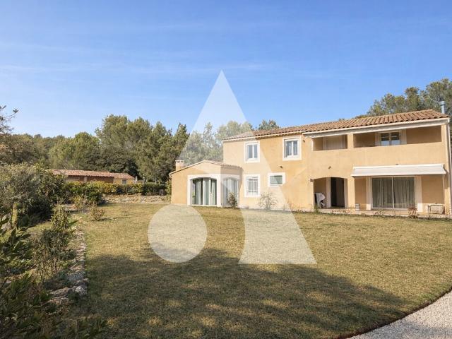Maison 8 pièces 205 m²
