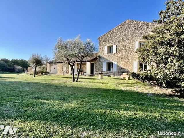 Maison 8 pièces 206 m²