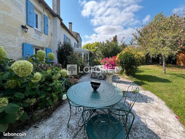 Maison 8 pièces 206 m²