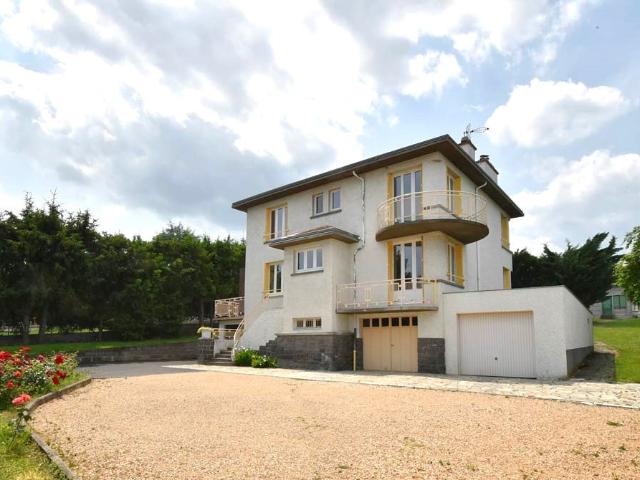 Maison 8 pièces 206 m²
