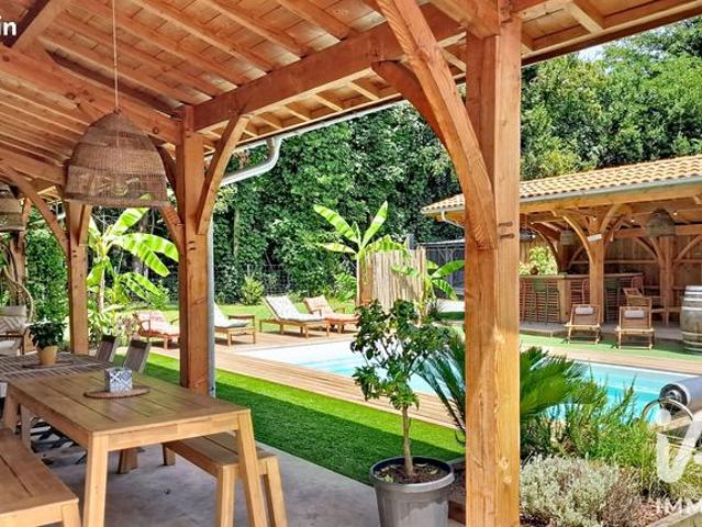 Maison 8 pièces 206 m²