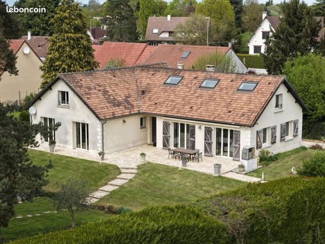 Maison 8 pièces 206 m²