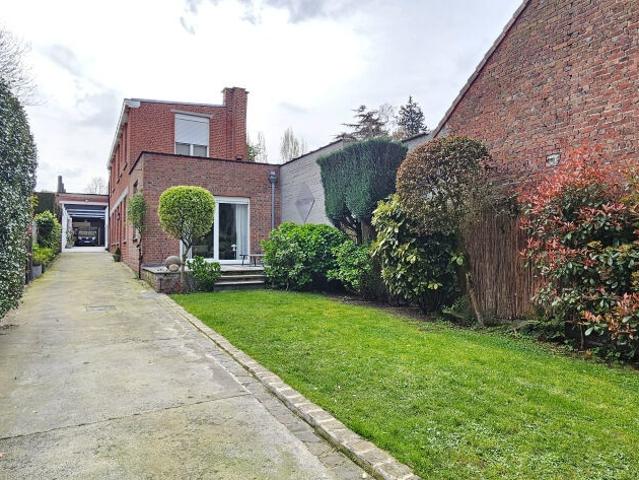 Maison 8 pièces 206 m²