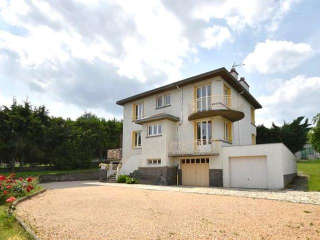 Maison 8 pièces 206 m²